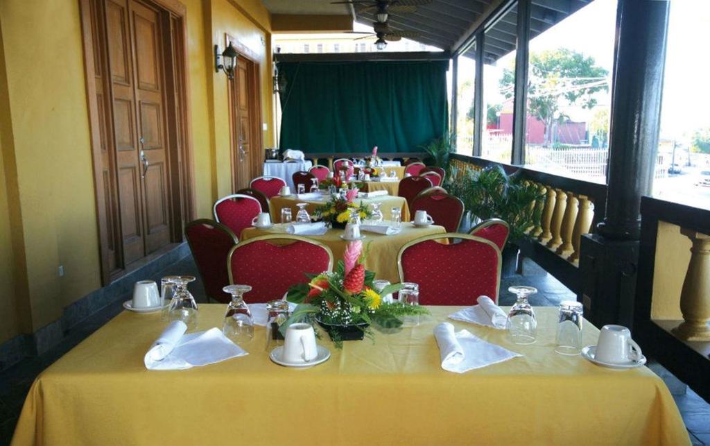 The Wexford Hotel مونتيغو باي المطعم الصورة